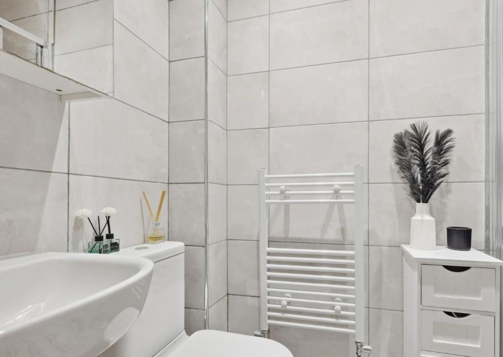 Property photo 3 of 8 4.Jpg