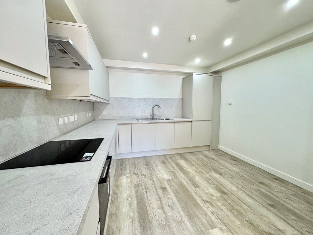 Property photo 2 of 8 Kitchen