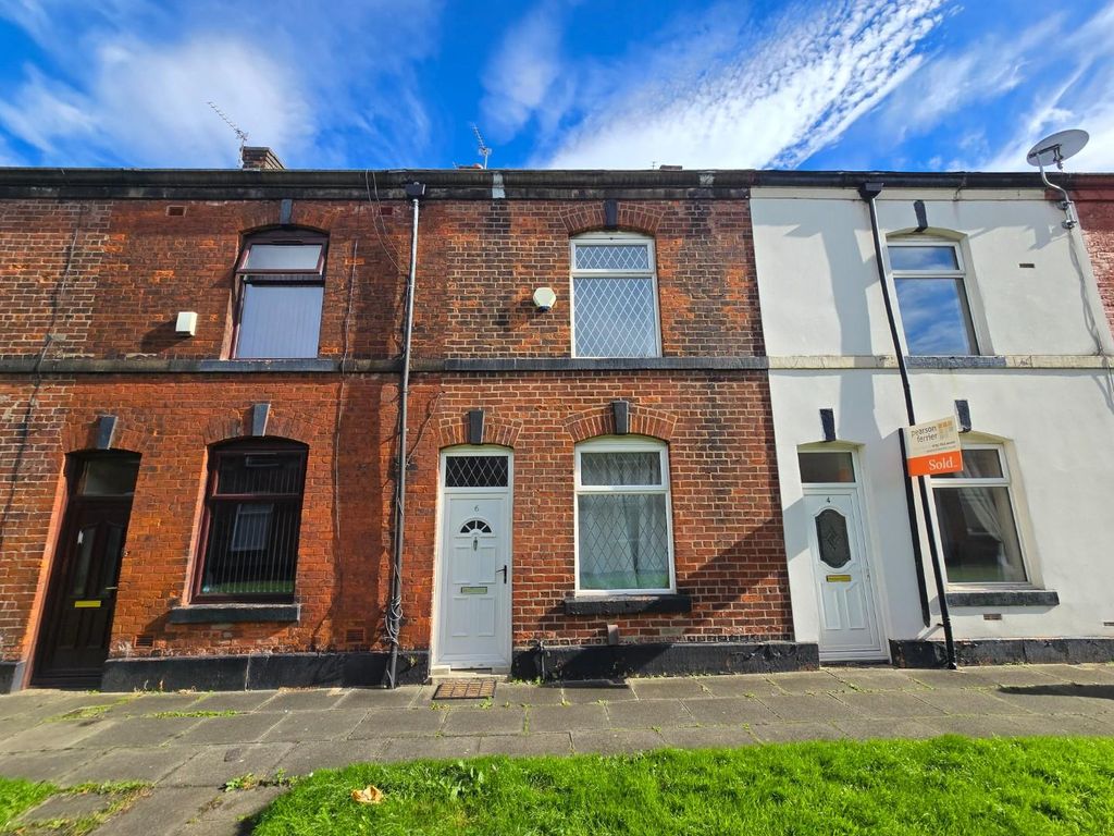 Property photo 1 of 11 Front