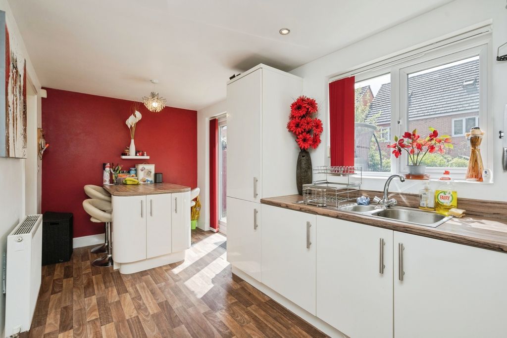 Property photo 3 of 17 Kitchen/Diner