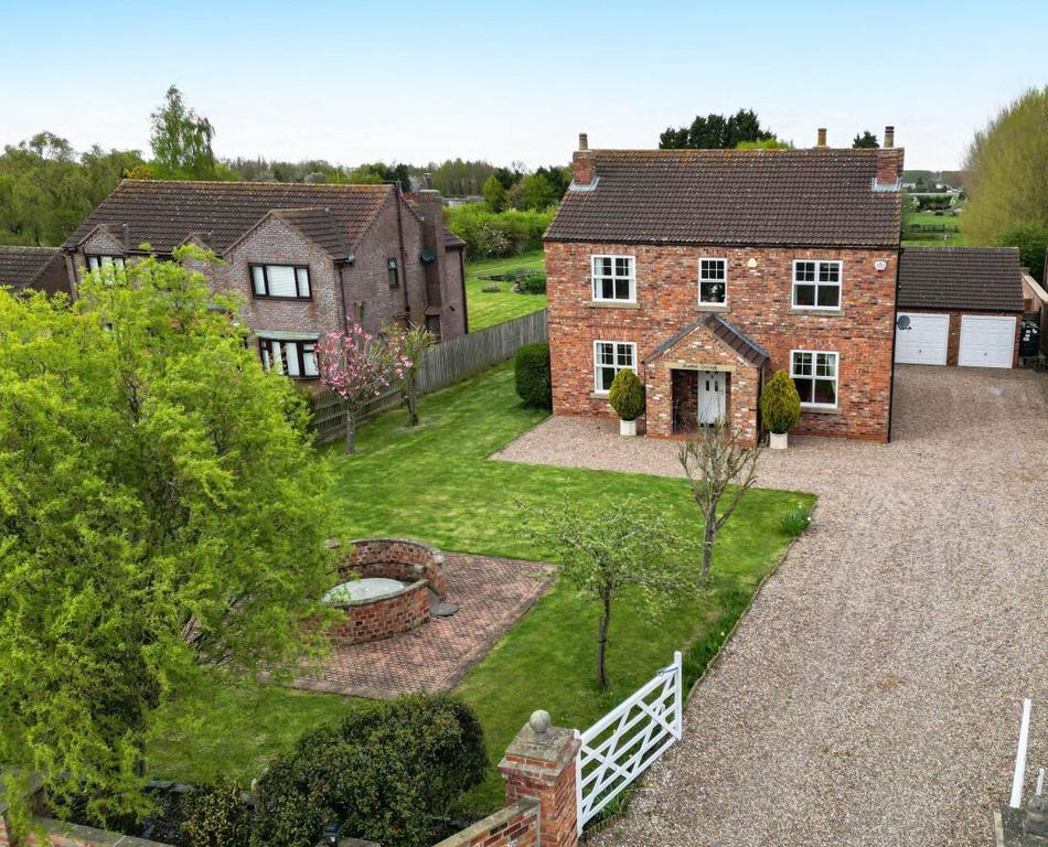 Property photo 1 of 27 Bluexxxx.Jpg
