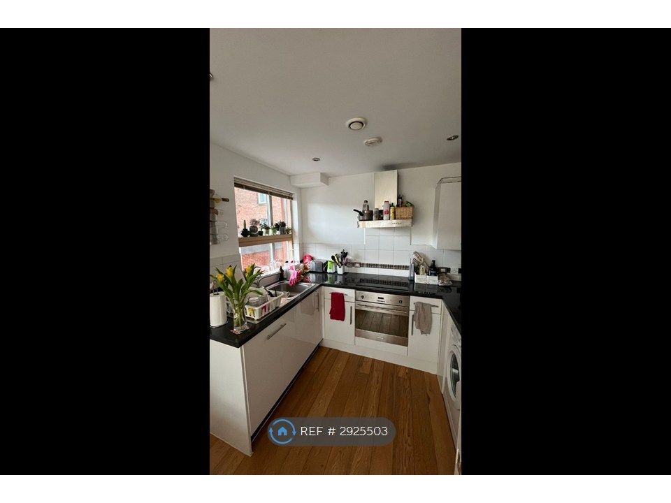 Property photo 2 of 7 Kitchen