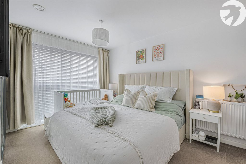 Property photo 3 of 30 Bedroom One