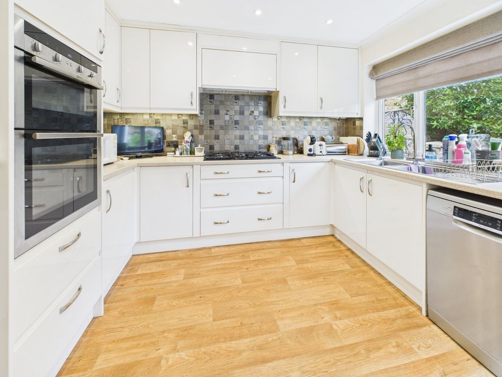 Property photo 2 of 17 Picture No. 12