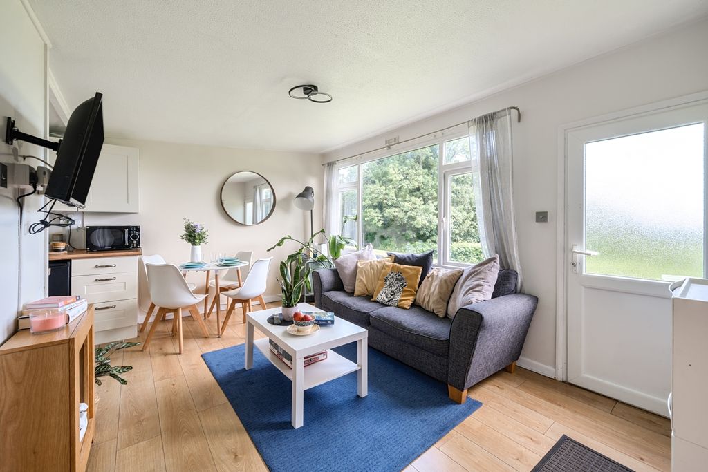 Property photo 2 of 18 1318878-4-68650143A49Ed