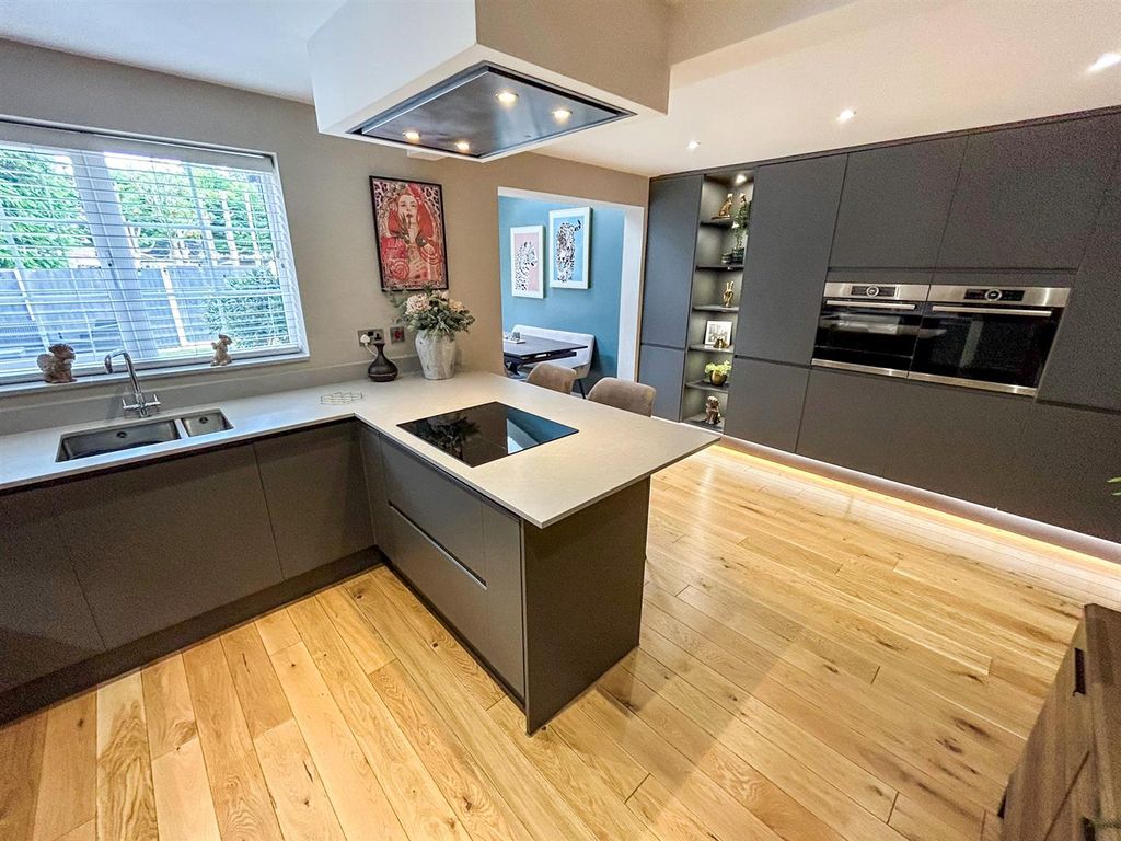 Property photo 2 of 20 Kitchen/ Breakfast Room