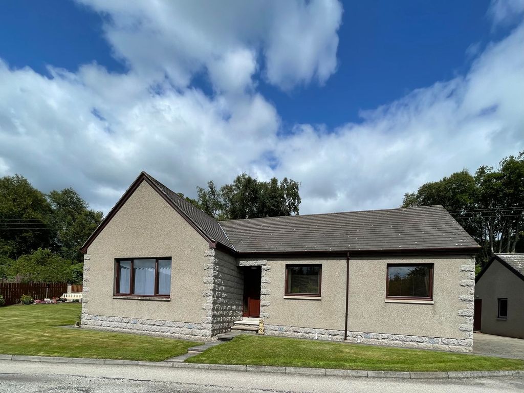 Property photo 2 of 27