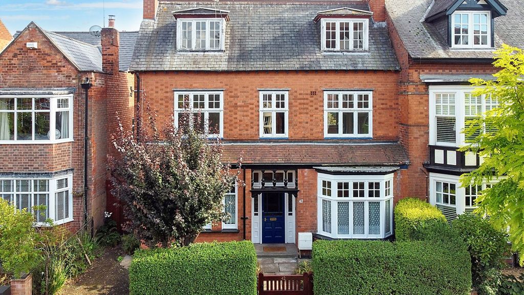 Property photo 1 of 37