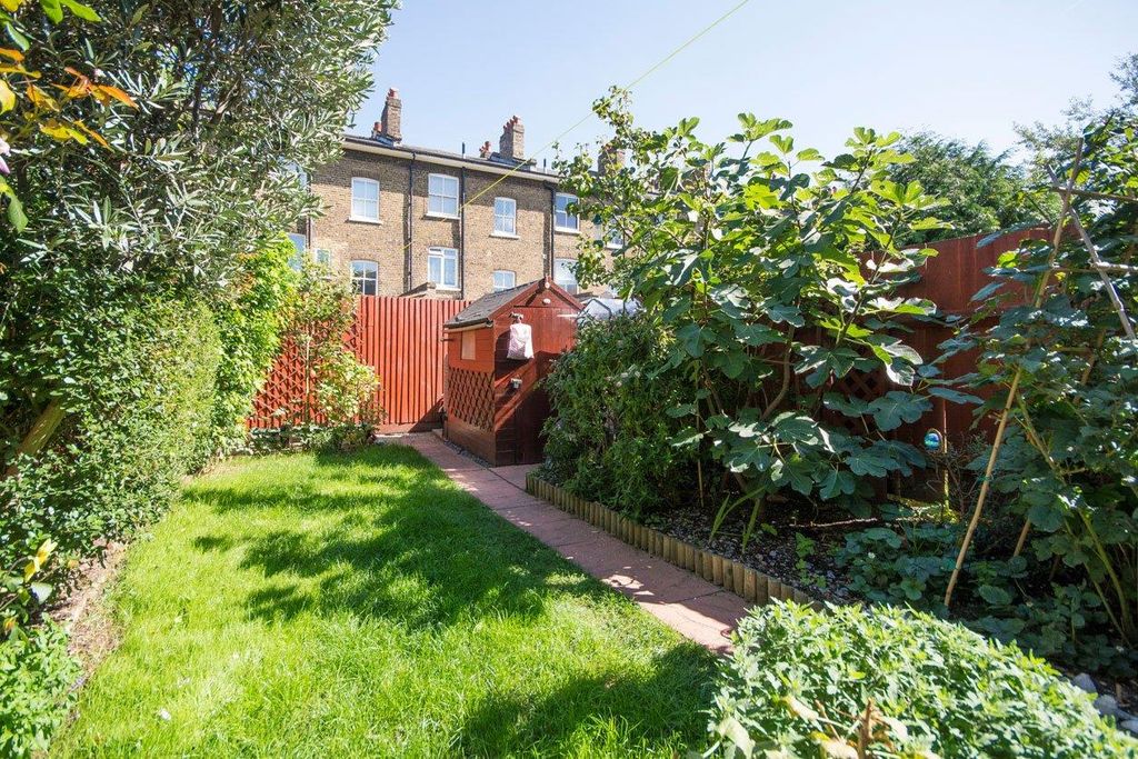 Property photo 2 of 12