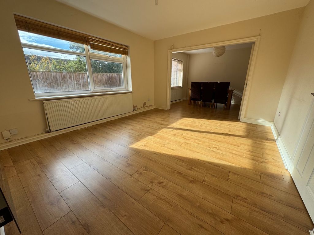 Property photo 2 of 11 Picture No. 15