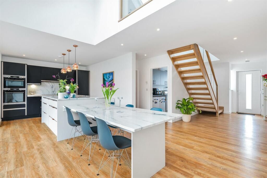 Property photo 3 of 24 5052994