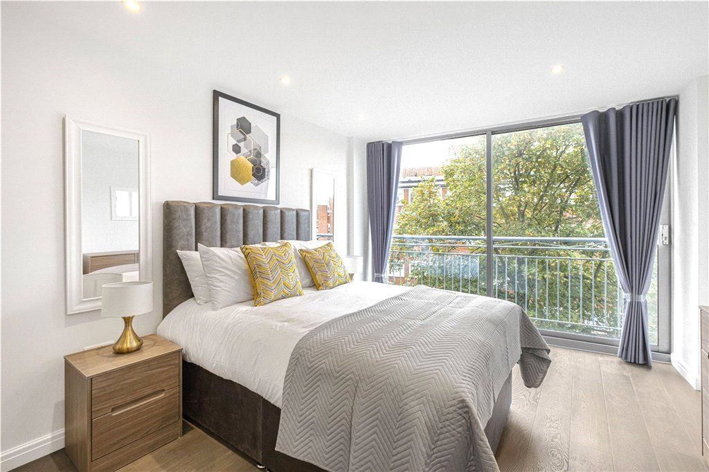 Property photo 3 of 17 Bedroom