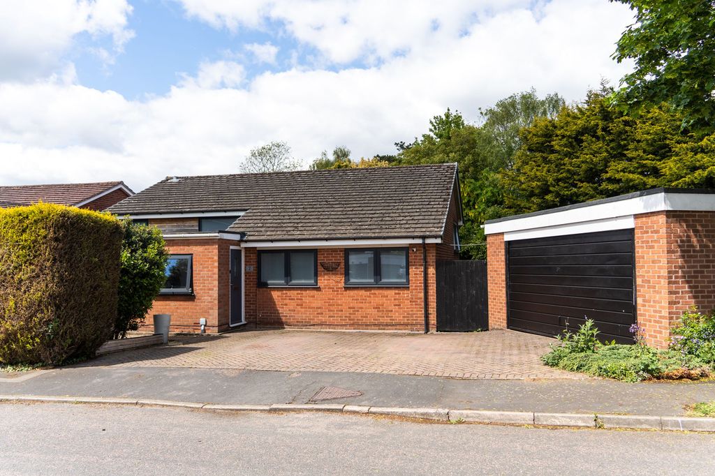Property photo 2 of 32