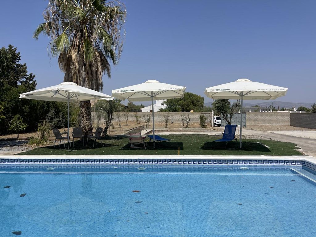 Property photo 2 of 43