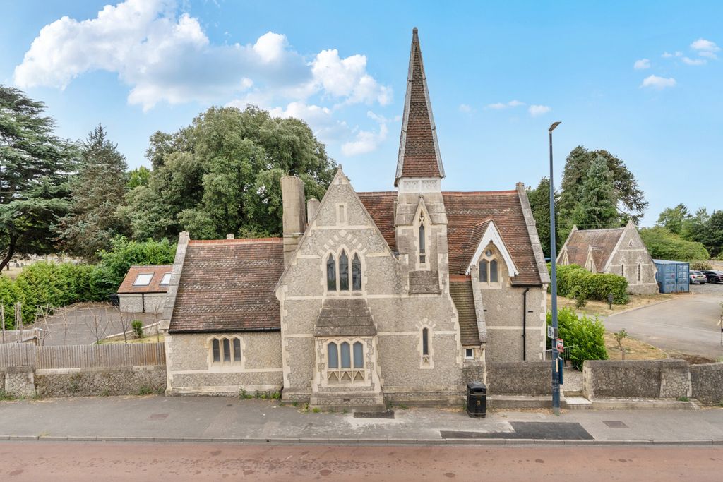 Property photo 2 of 23 1499858-3-6A6cc03...