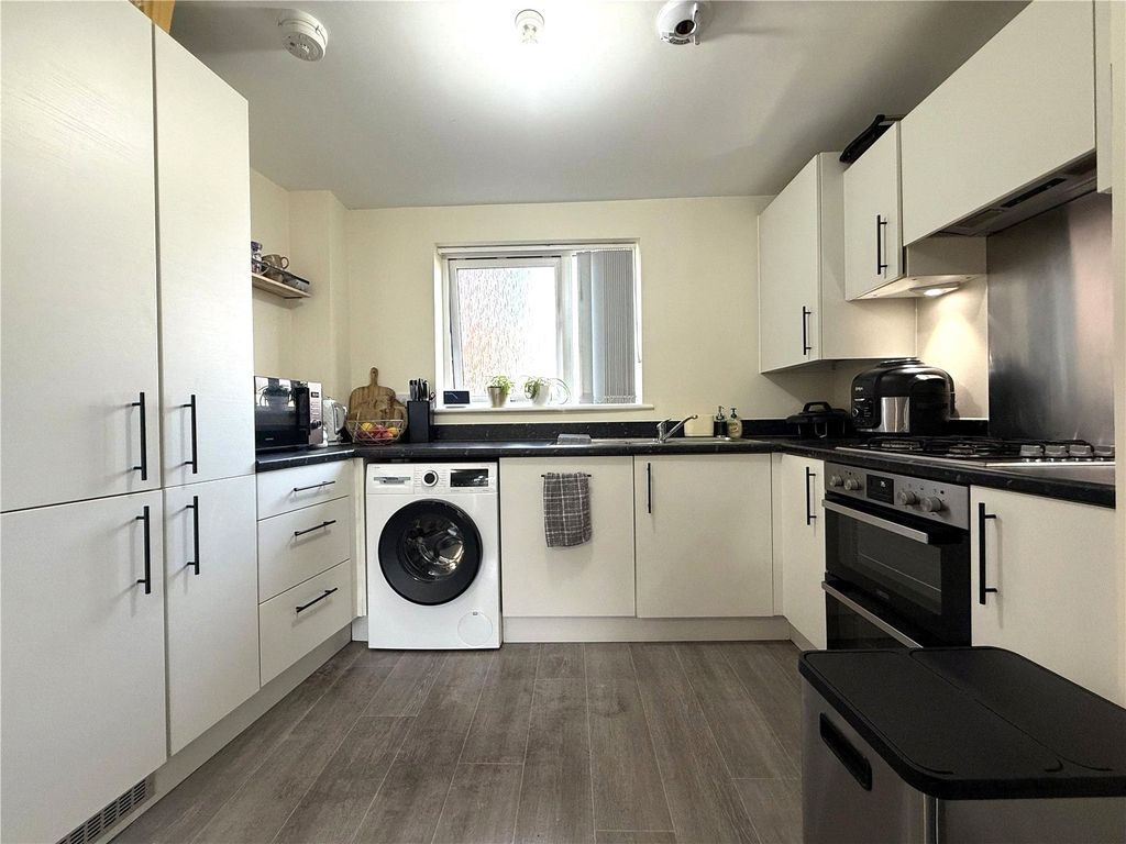 Property photo 3 of 10 Picture No. 24