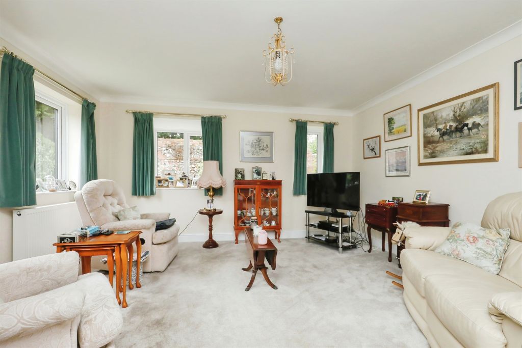 Property photo 2 of 17
