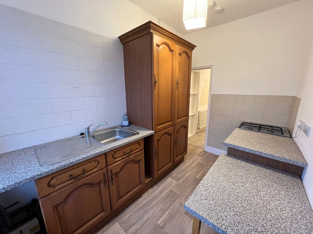 Property photo 3 of 16 Kitchen Porthcawl Cf36