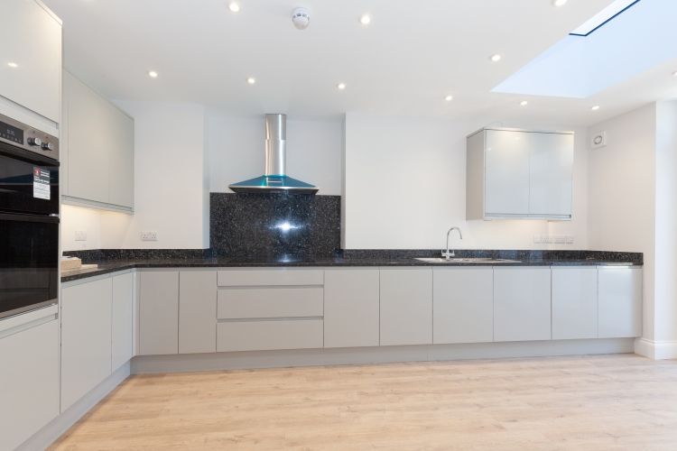 Property photo 2 of 7 200830