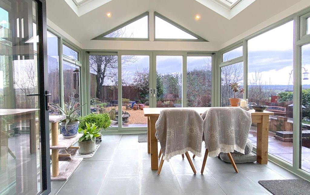 Property photo 2 of 43 04 Garden-Room.Jpg