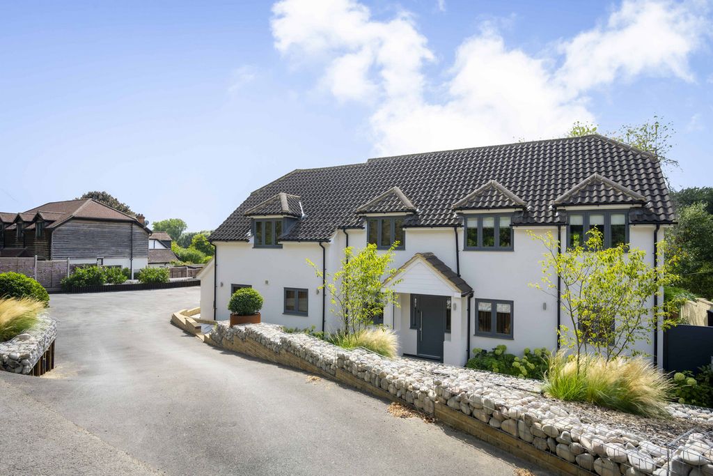 Property photo 1 of 25