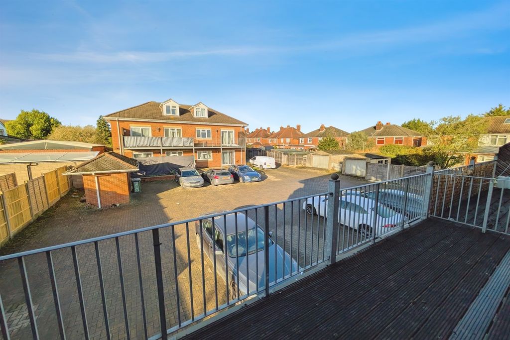 Property photo 2 of 7 (Main)