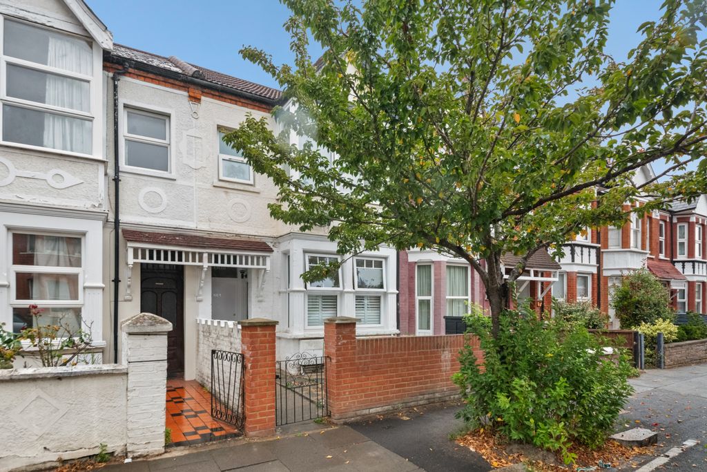 Property photo 1 of 11 Photo 10