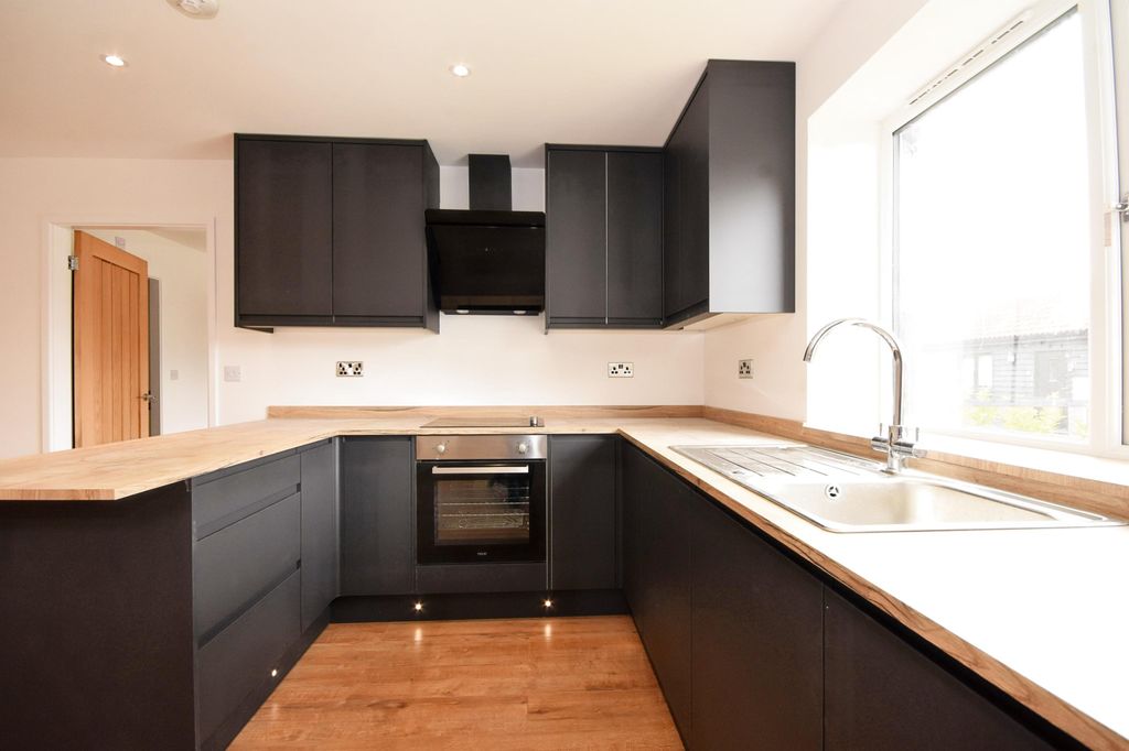 Property photo 2 of 10 2