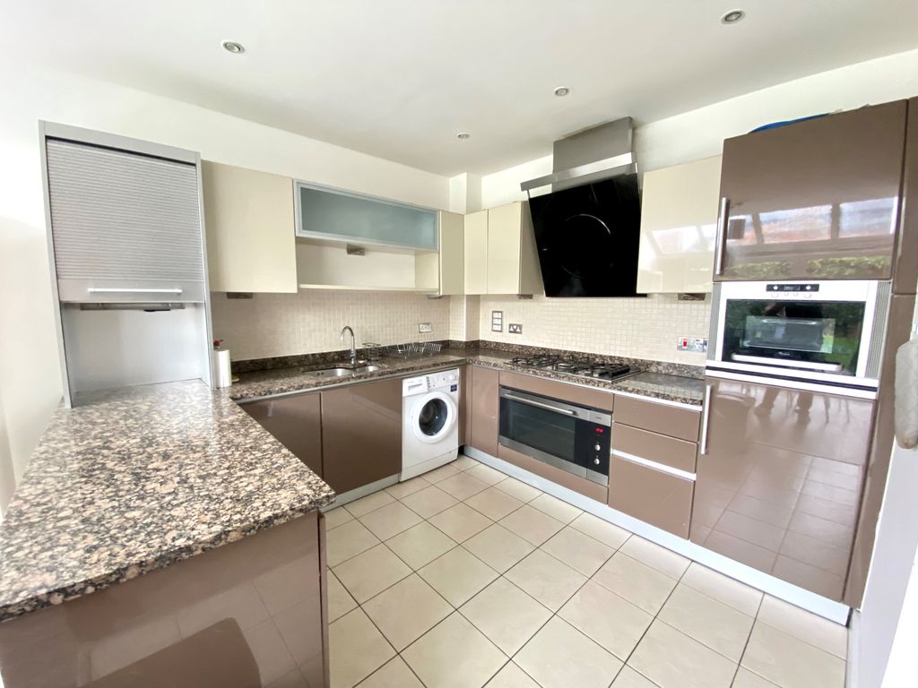 Property photo 3 of 21