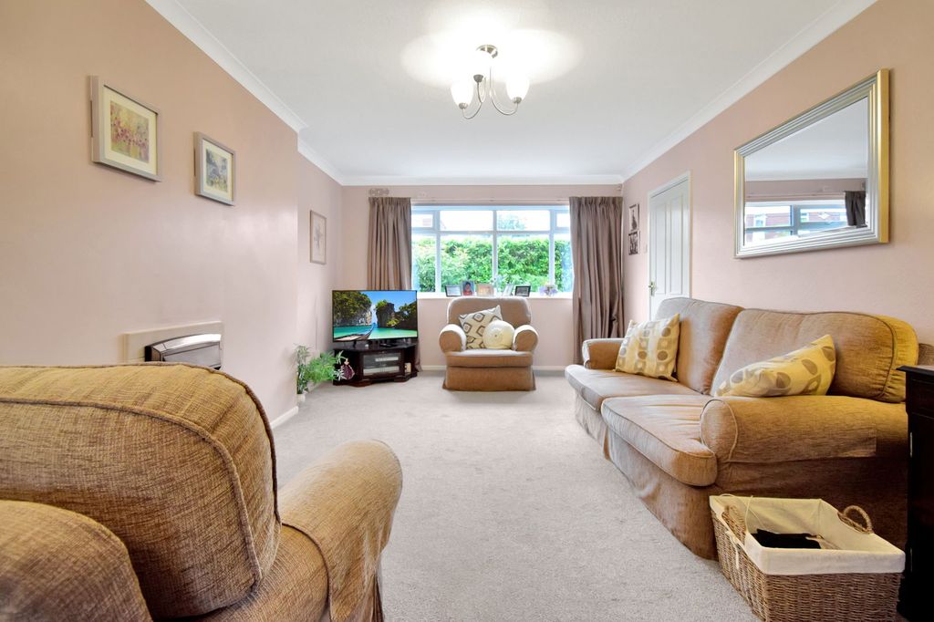 Property photo 3 of 11