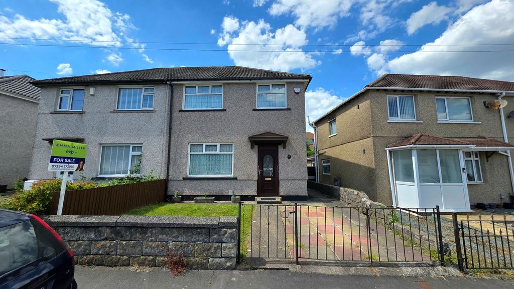 Property photo 2 of 26