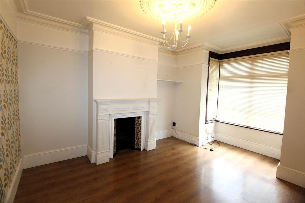 Property photo 3 of 13 2.Jpg