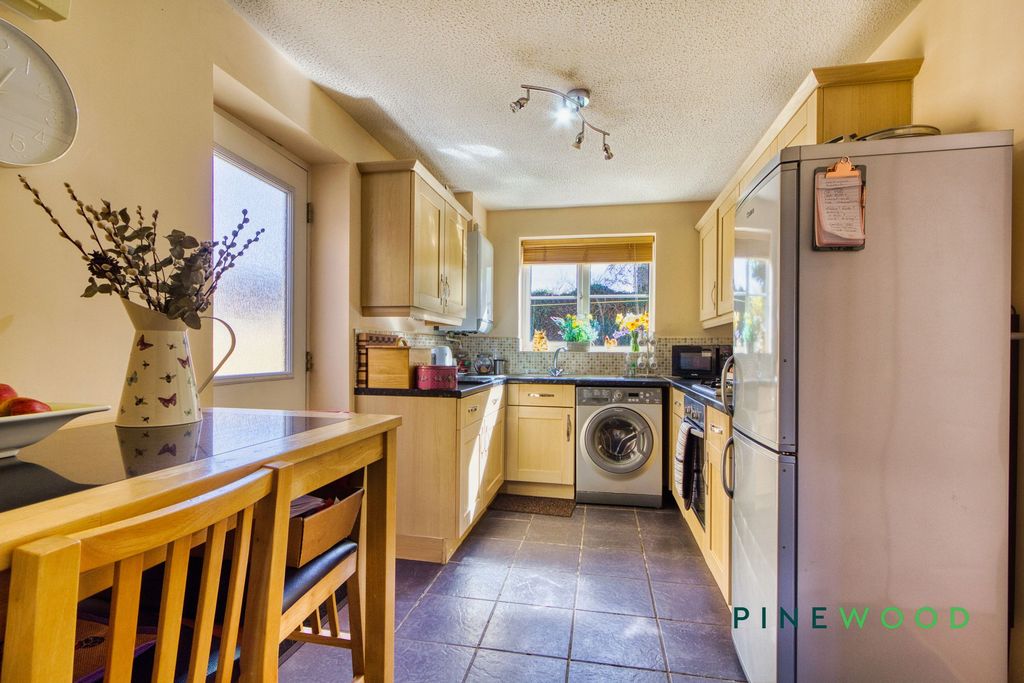 Property photo 2 of 23 Kitchen / Diner