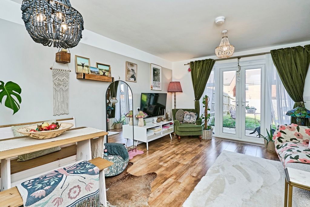 Property photo 2 of 19 Pbox-Img.Jpg