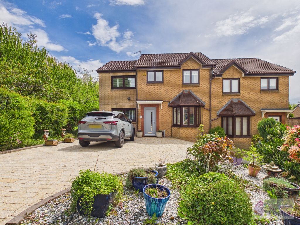Property photo 1 of 31