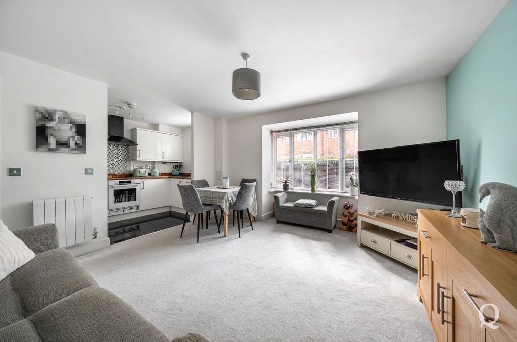 Property photo 1 of 15 d272d5Db-6213-480...