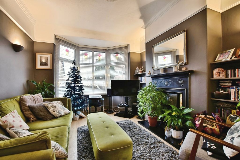 Property photo 2 of 20 Pbox-Img.Jpg