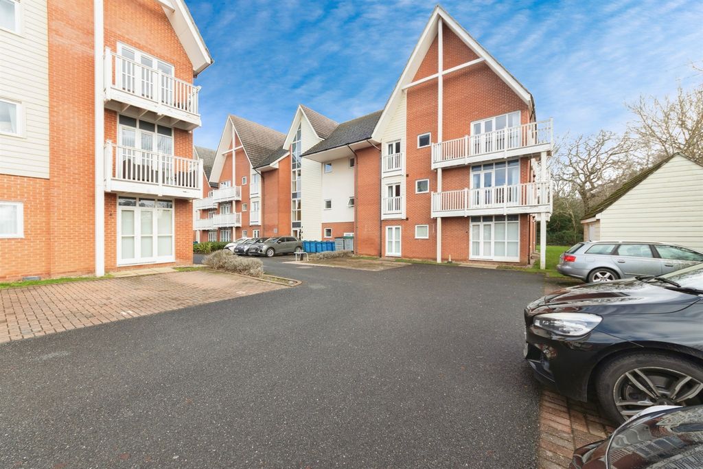 Property photo 3 of 19