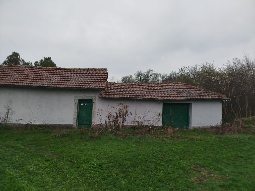 Property photo 3 of 5