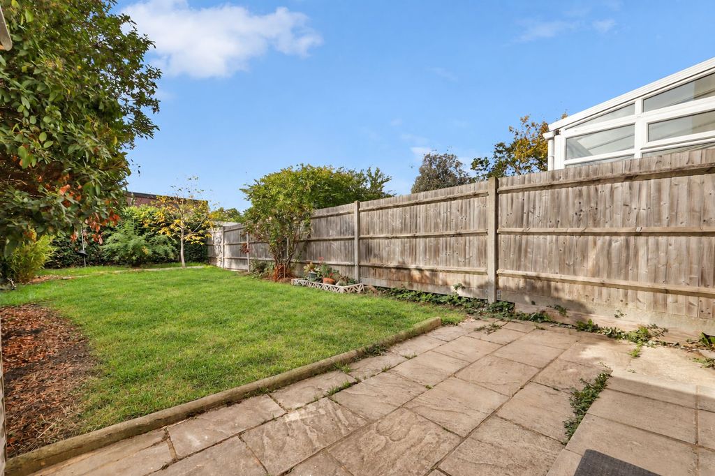 Property photo 3 of 19 Garden