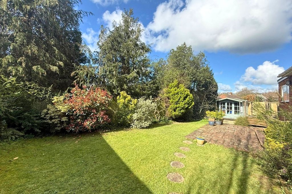 Property photo 2 of 14 Garden