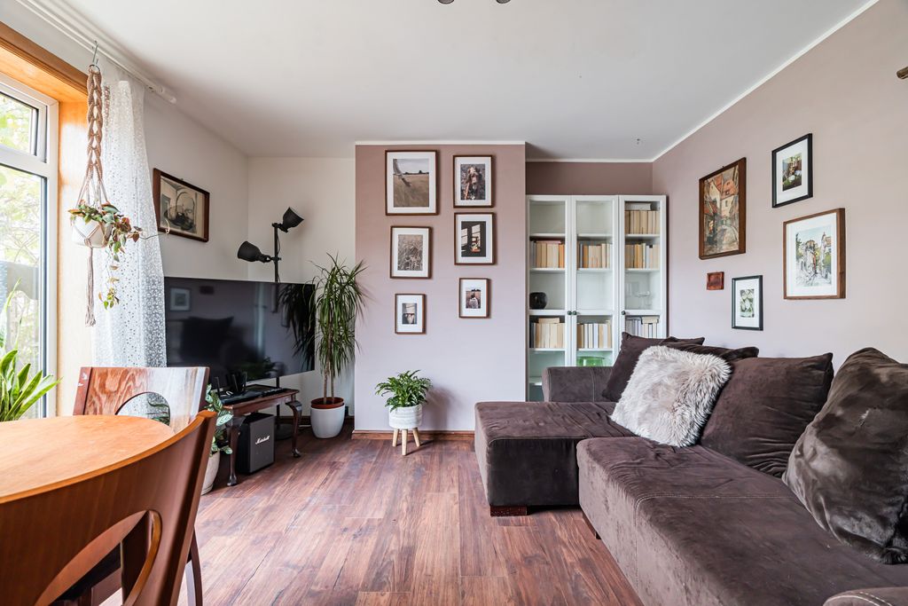 Property photo 3 of 21 Property Image 3