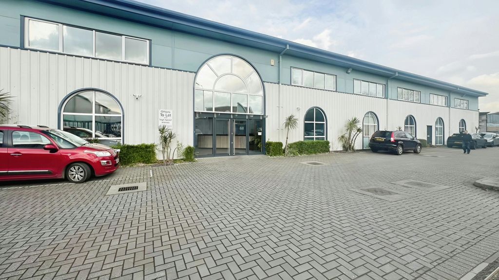 Property photo 1 of 16 06B461470Ad349Feb8155Df6Fe4E626c.Jpg