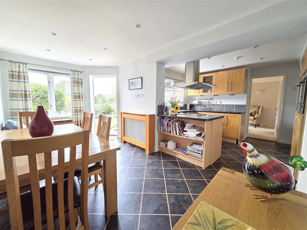 Property photo 2 of 20 Kitchen &amp; Dining Area