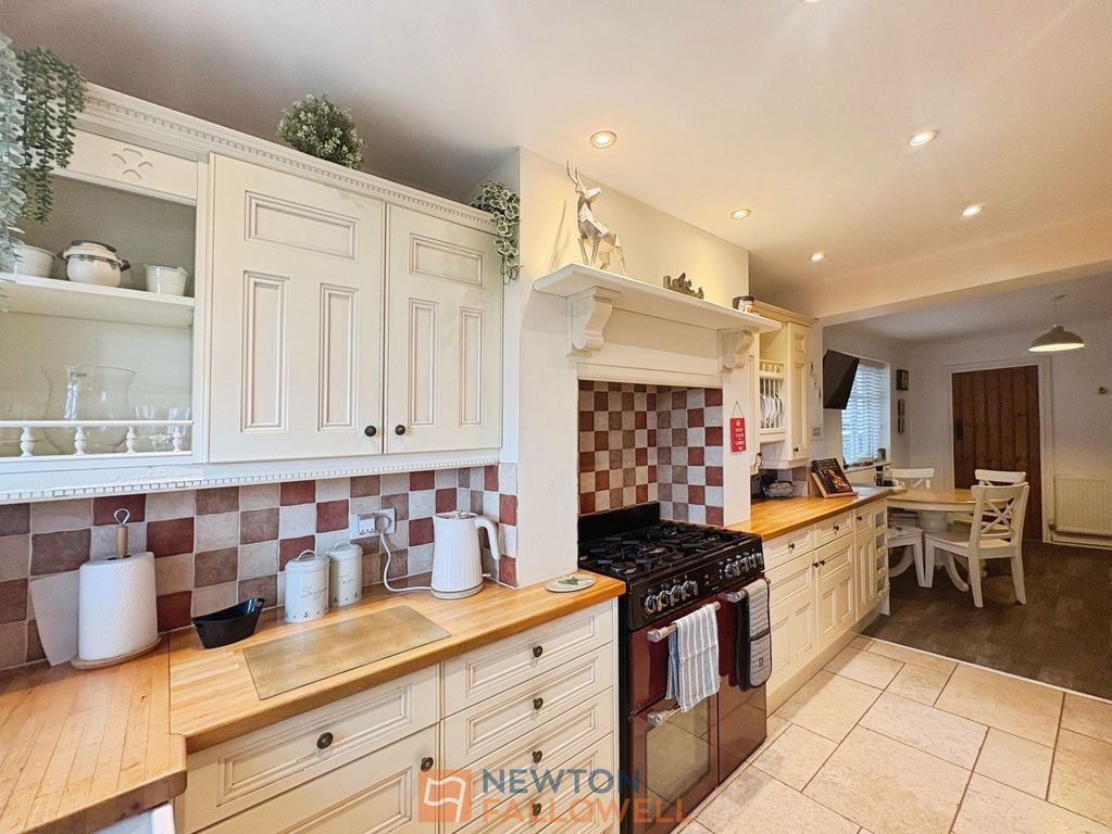 Property photo 2 of 25