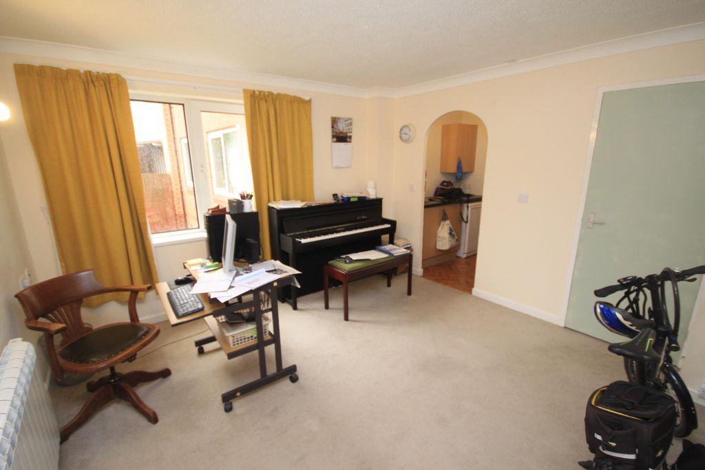 Property photo 2 of 7 Lounge