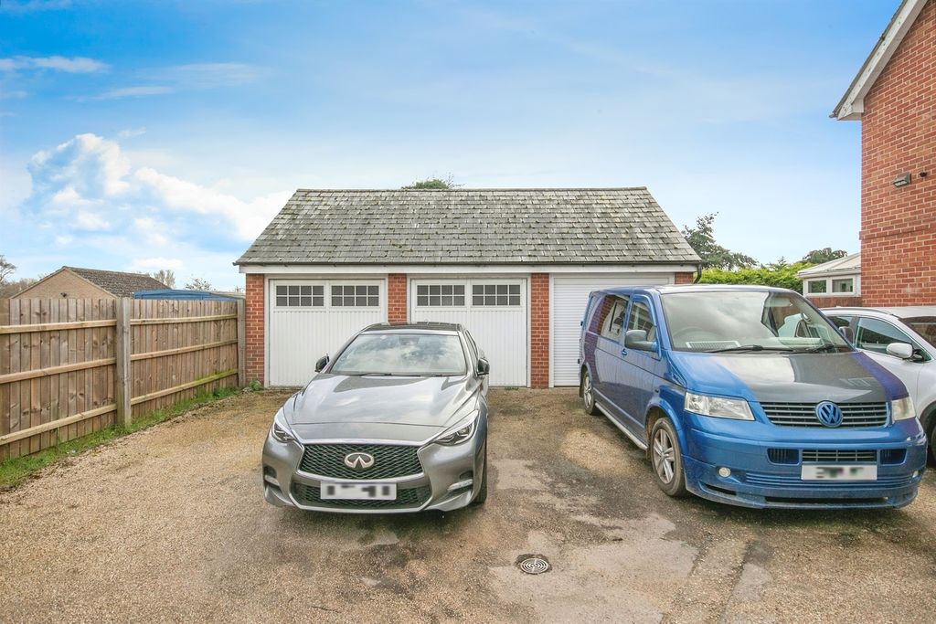 Property photo 2 of 10