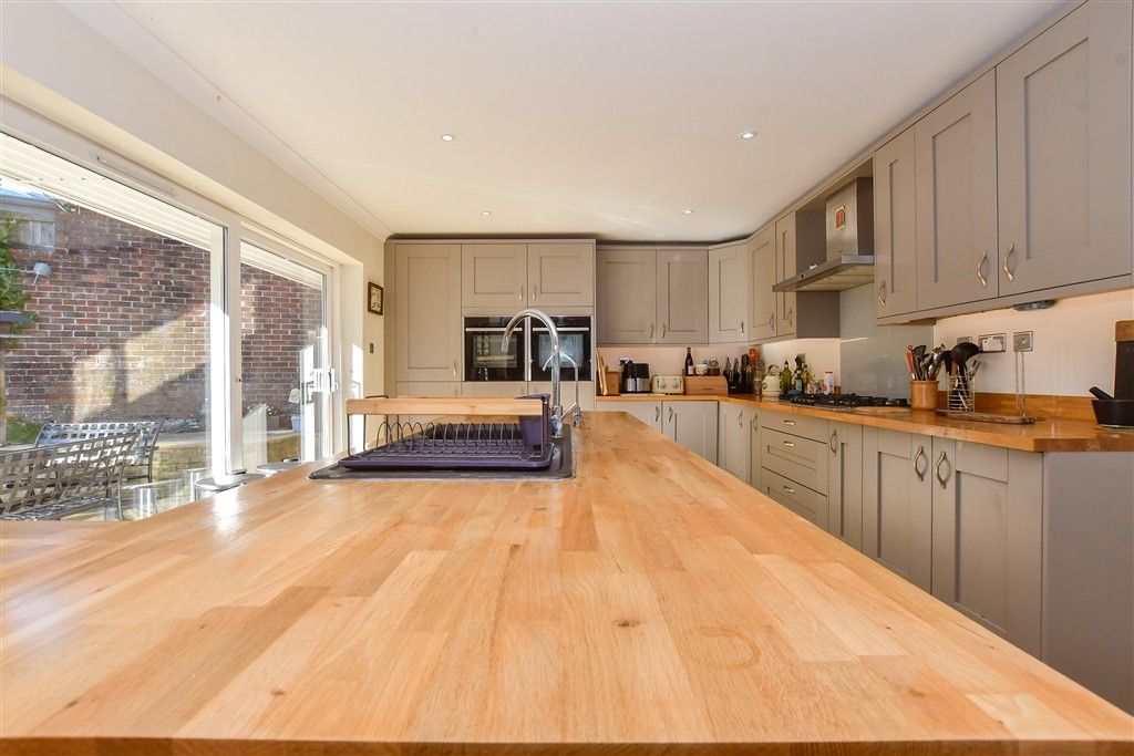 Property photo 2 of 14 Kitchen