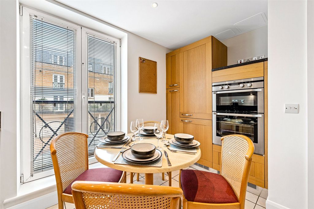 Additional image 11 of 2 bed flat to rentSteyne Gardens, Worthing, West Sussex BN11