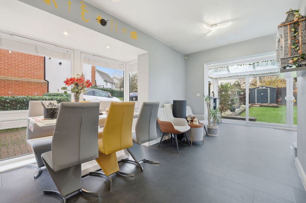 Property photo 3 of 23